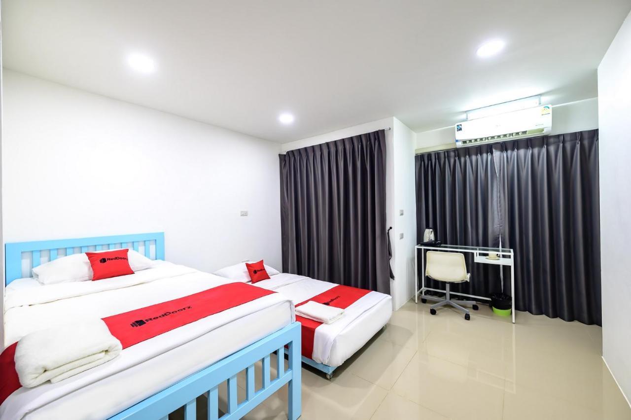 Hotel The Living Block Bangkok Esterno foto