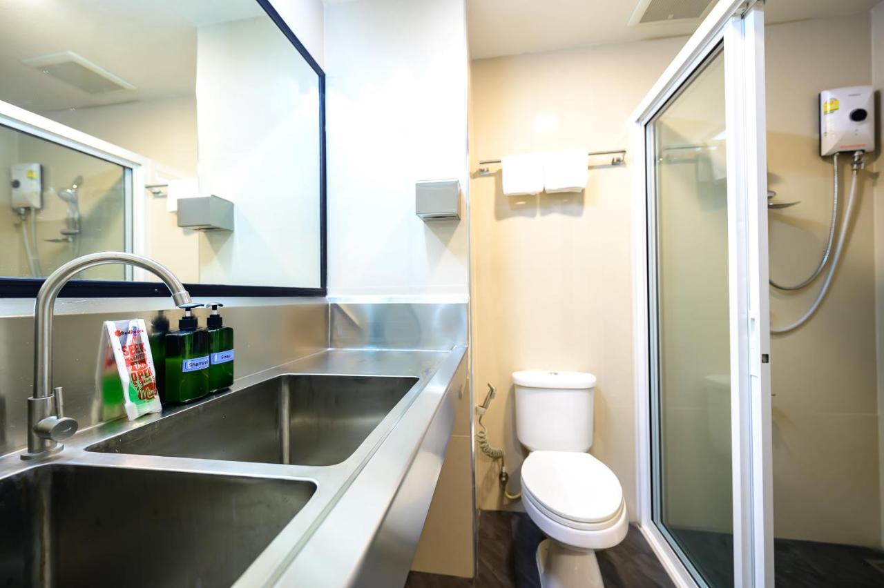 Hotel The Living Block Bangkok Esterno foto
