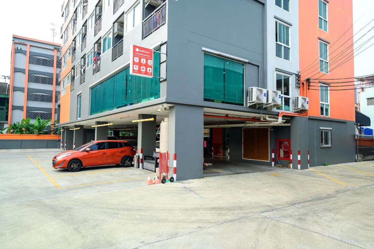 Hotel The Living Block Bangkok Esterno foto