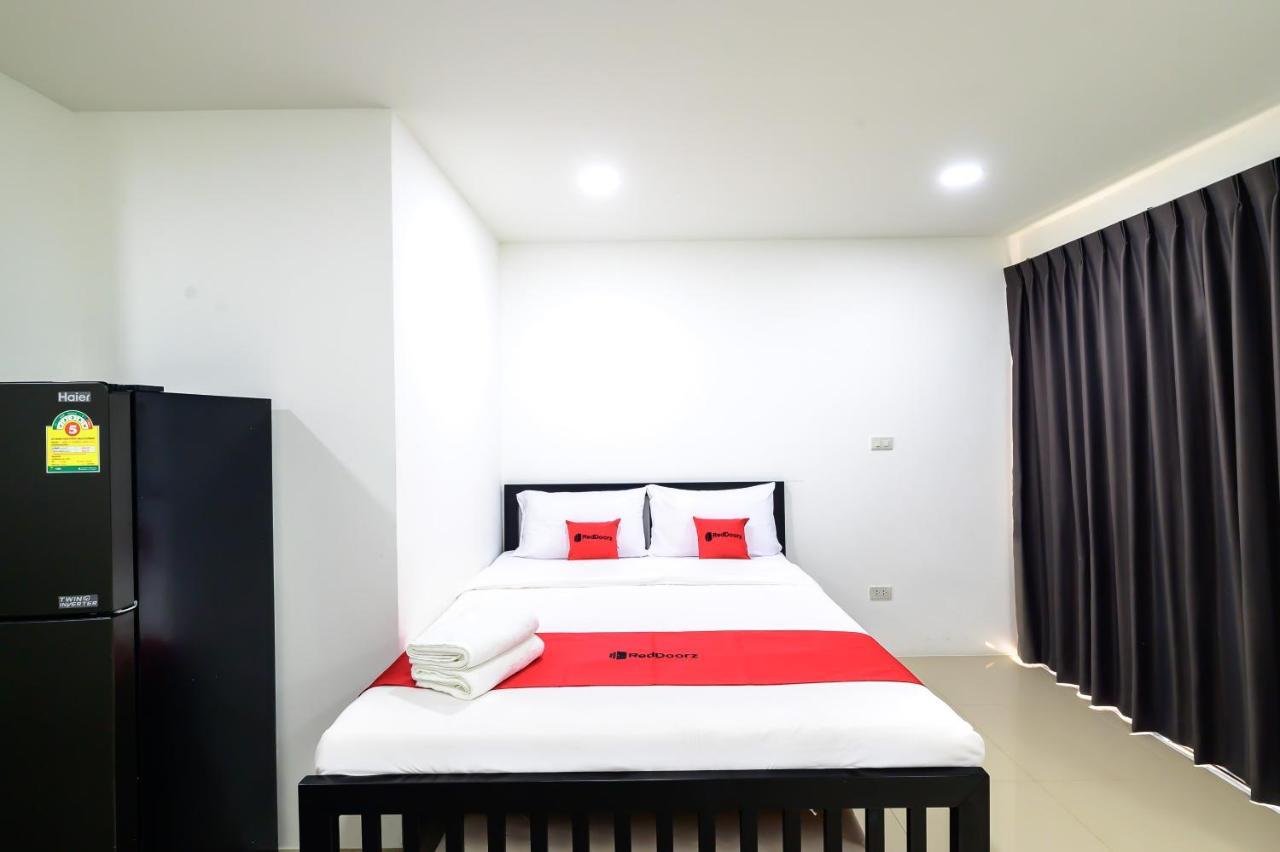 Hotel The Living Block Bangkok Esterno foto